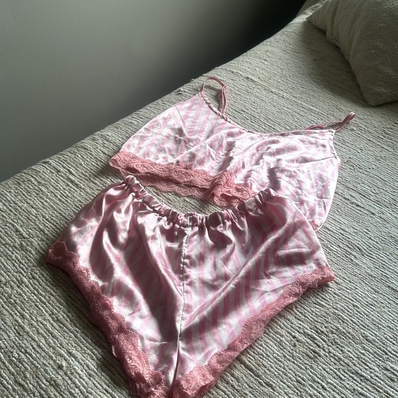 SHEIN Women’s silk two-piece pyjama set baby dolls size small - Picture 5 of 16